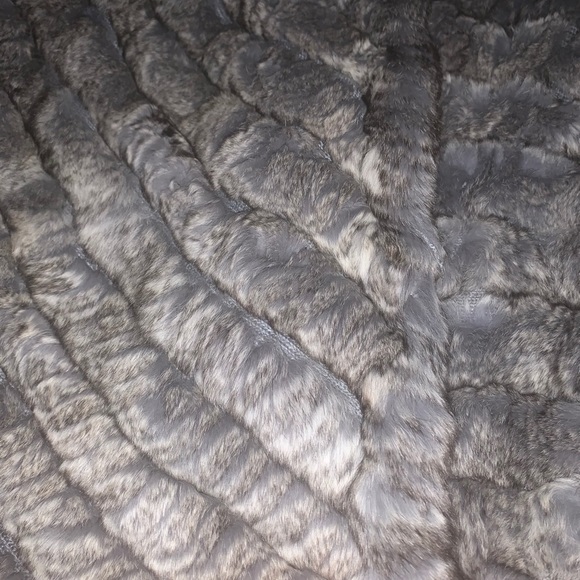 Fur jacket - Picture 2 of 10